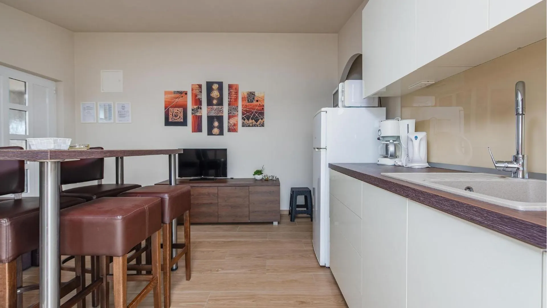 1 Bedroom Beautiful Apartment In Vir