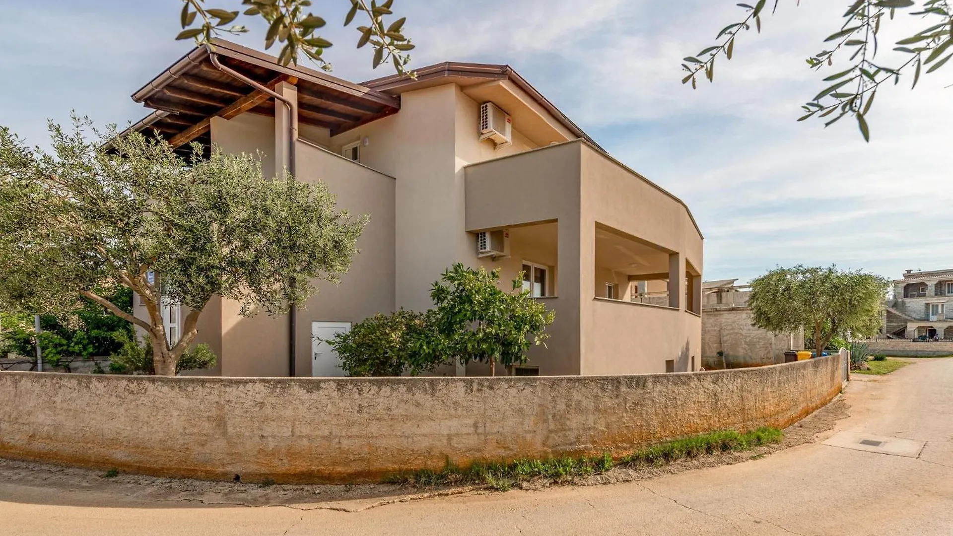 1 Bedroom Beautiful Apartment In Vir