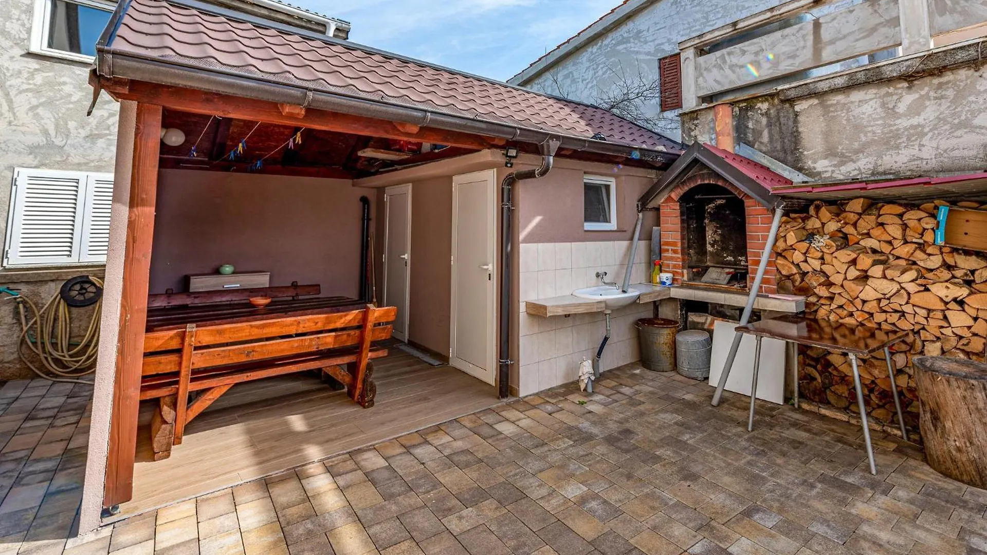 1 Bedroom Beautiful Apartment In Vir